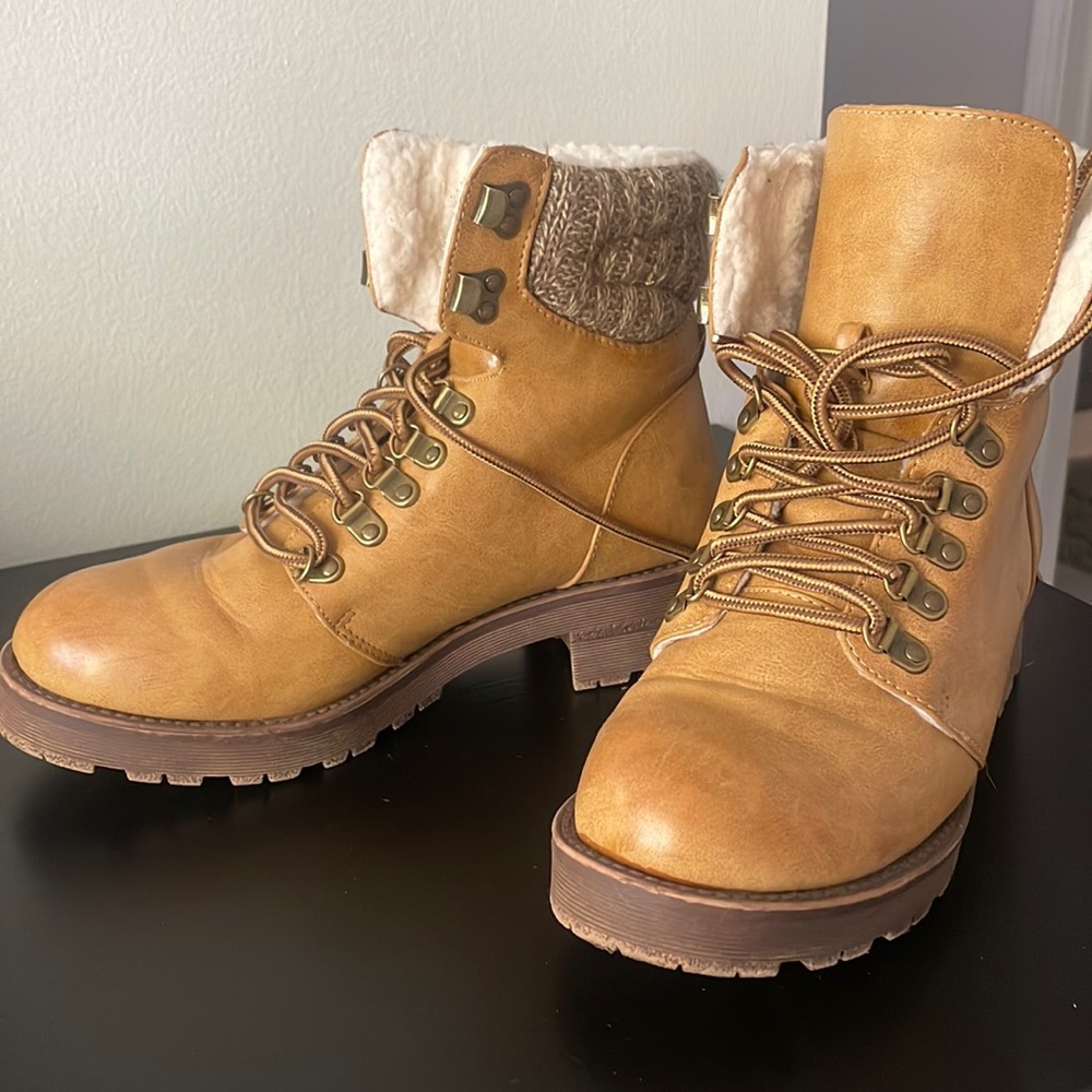Roolee boots with sherpa lining